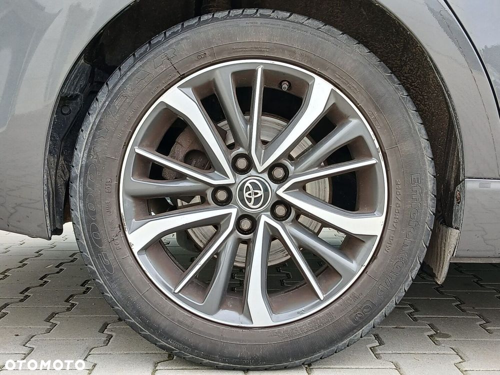 Toyota Avensis 1.8 Premium EU5 - 38