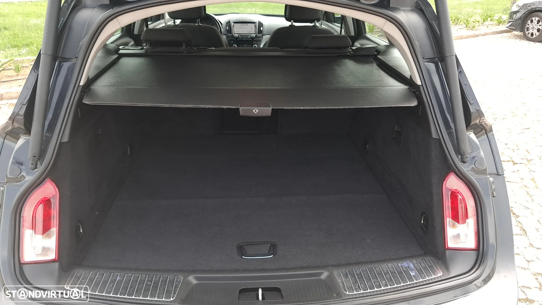 Opel Insignia Sports Tourer 2.0 CDTi Executive S/S - 33