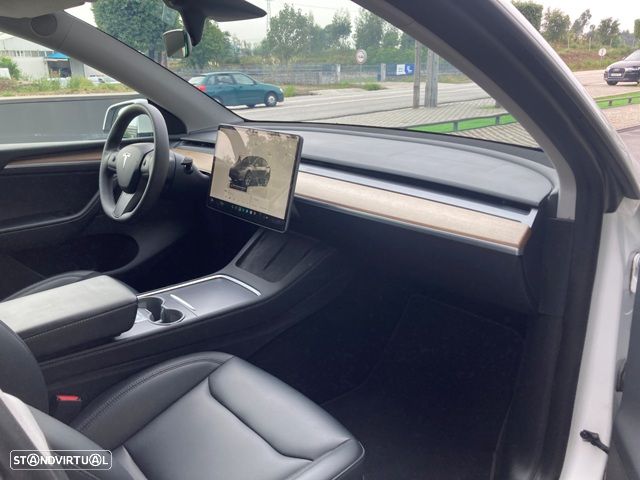 Tesla Model Y Long Range Dual Motor AWD - 30