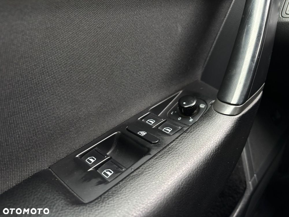 Volkswagen Passat 2.0 TDI Comfortline - 36