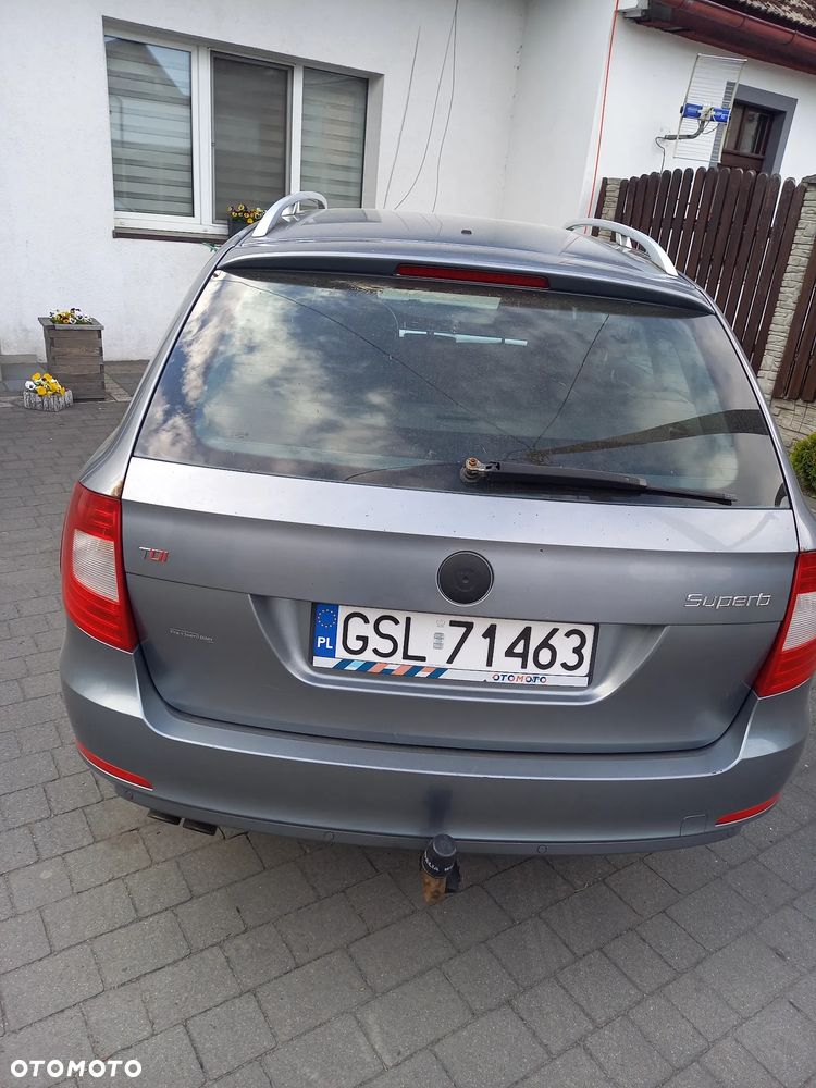 Skoda Superb 2.0 TDI Comfort DSG - 14