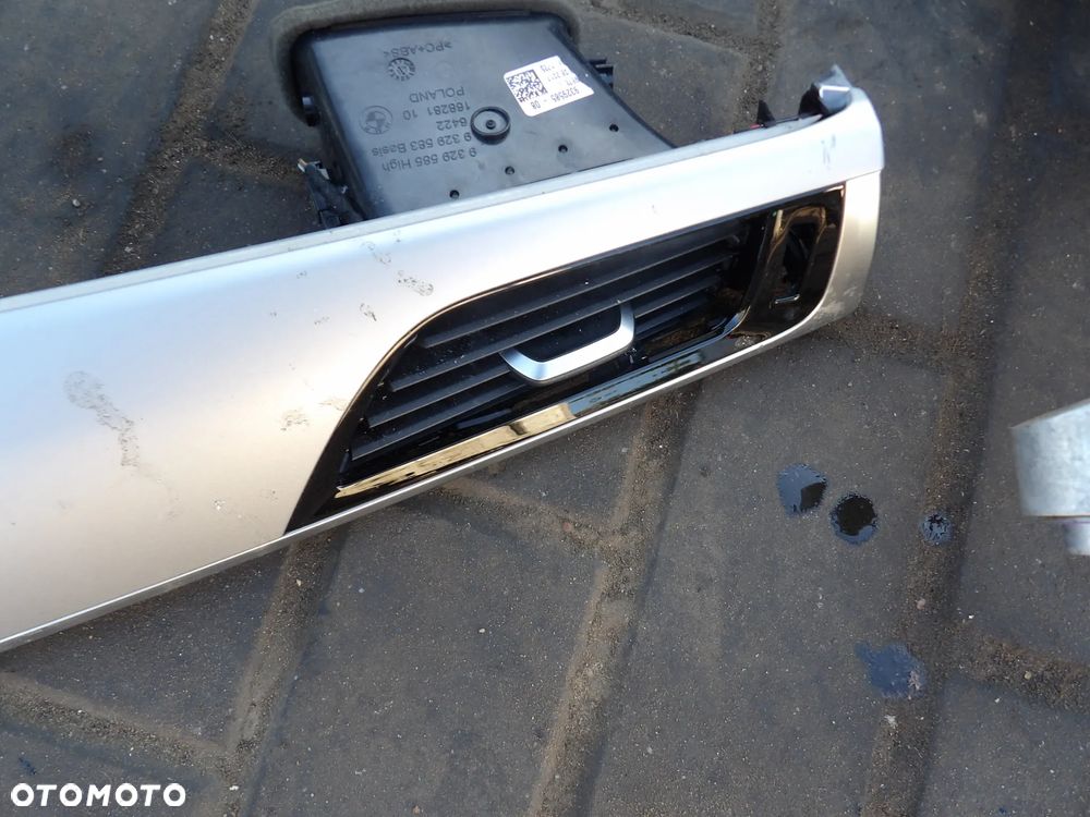 BMW - G31 - LISTWA DESKI ROZDZIELCZEJ - KRATKI NAWIEWU - 9329585  9329579 - 3