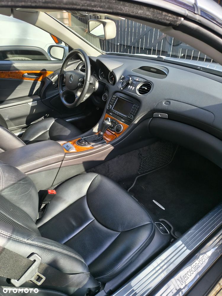 Mercedes-Benz SL 500 7G-TRONIC Sport - 25