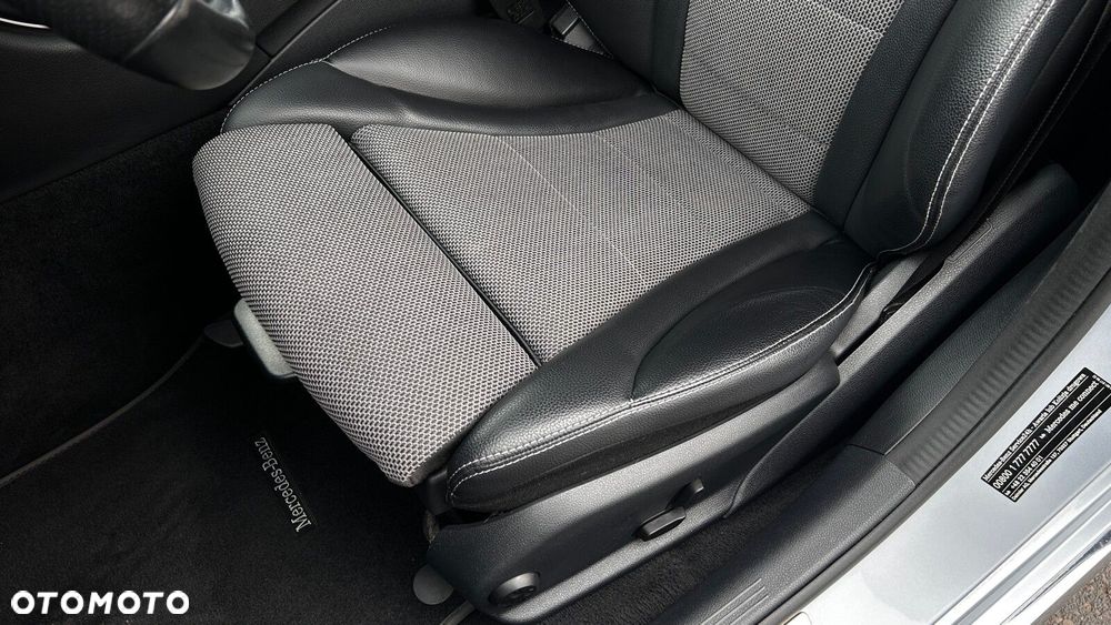 Mercedes-Benz Klasa C 200 4-Matic 9G-TRONIC - 11