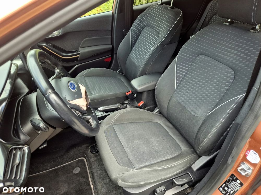 Ford Fiesta 1.1 S&S TITANIUM - 24