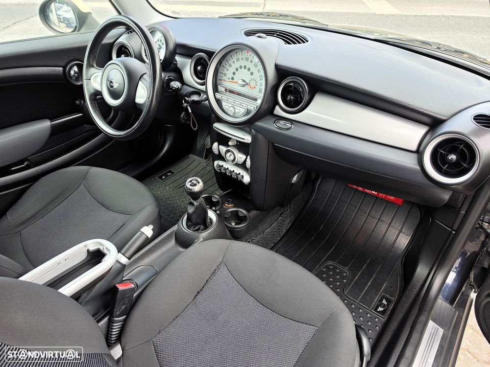 MINI 3 Portas Cooper D - 21