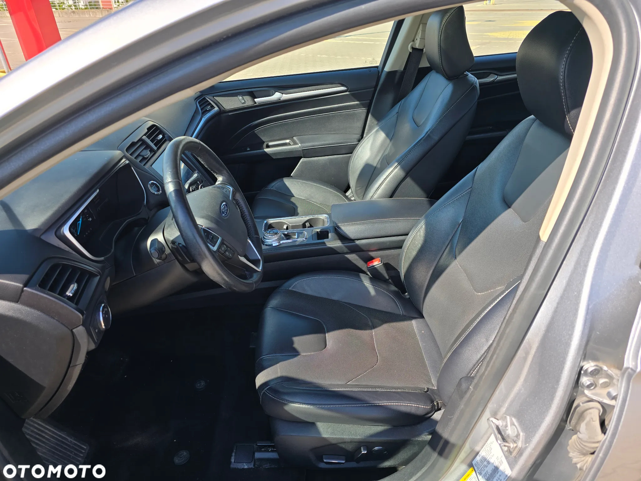 Ford Fusion 2.0 EcoBoost Titanium - 15