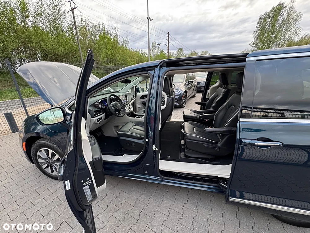 Chrysler Pacifica - 10