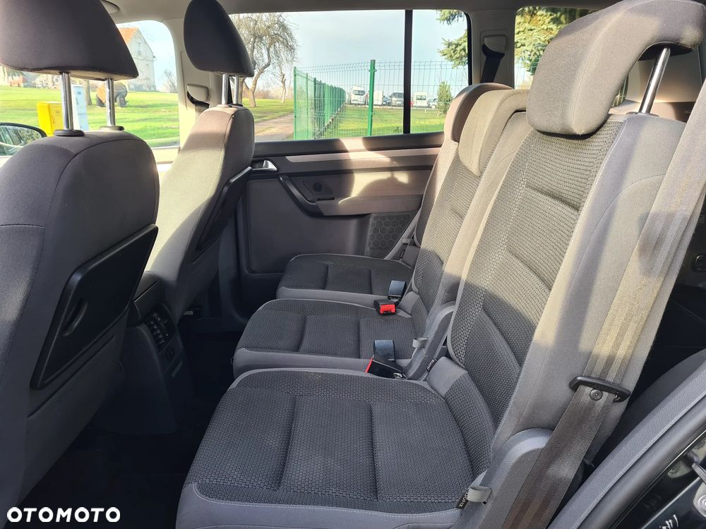 Volkswagen Touran - 5