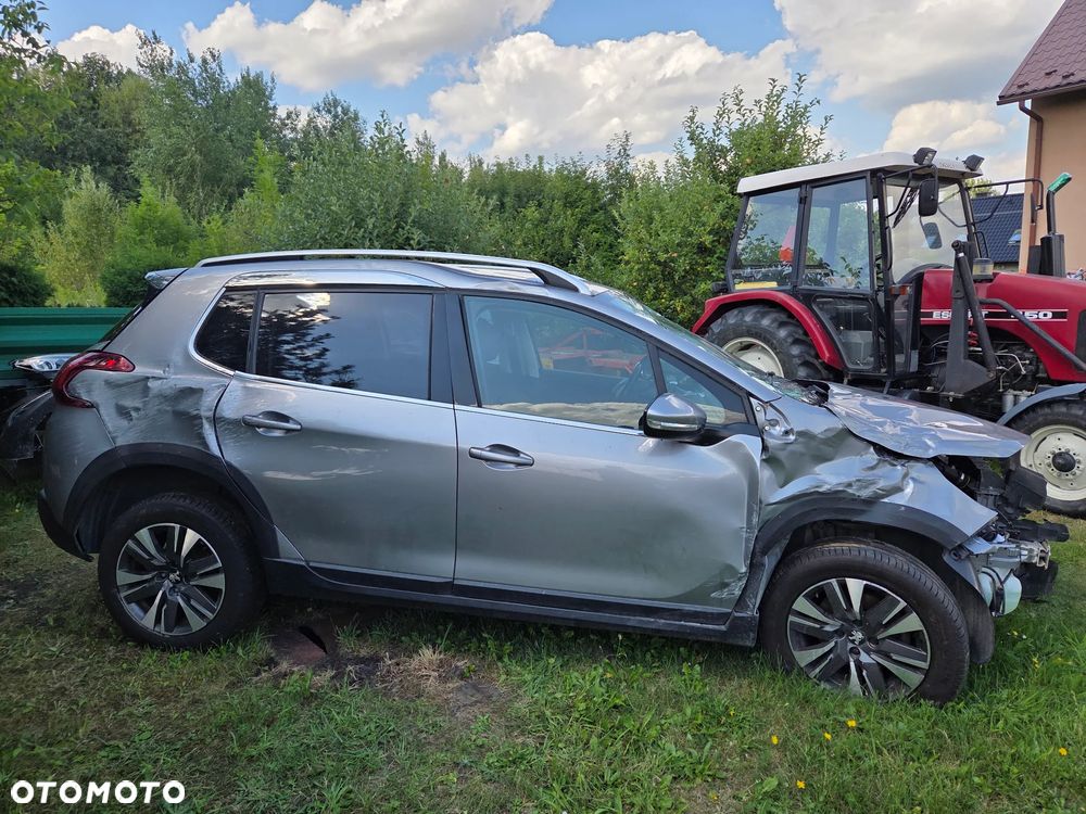 Peugeot 2008 1.2 PureTech Allure S&S - 20