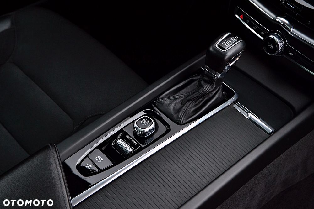 Volvo XC 60 T5 Geartronic Momentum - 23