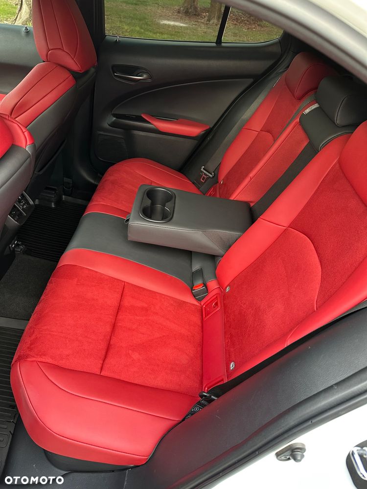 Lexus UX 250h Executive Line - 12