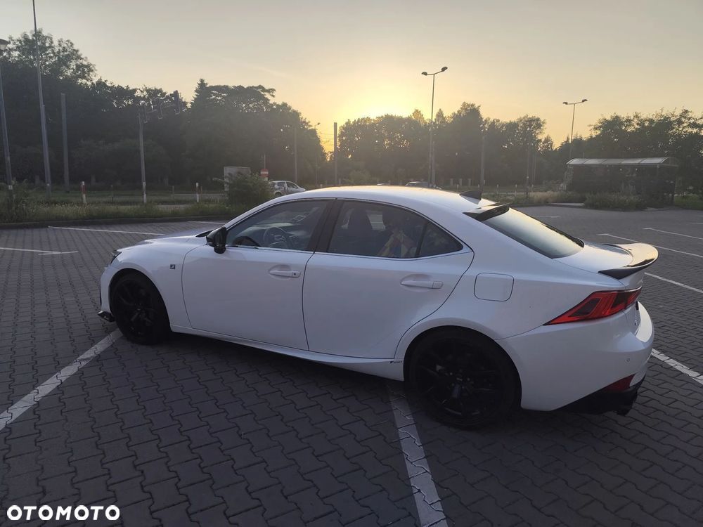 Lexus IS 200t F Sport - 10