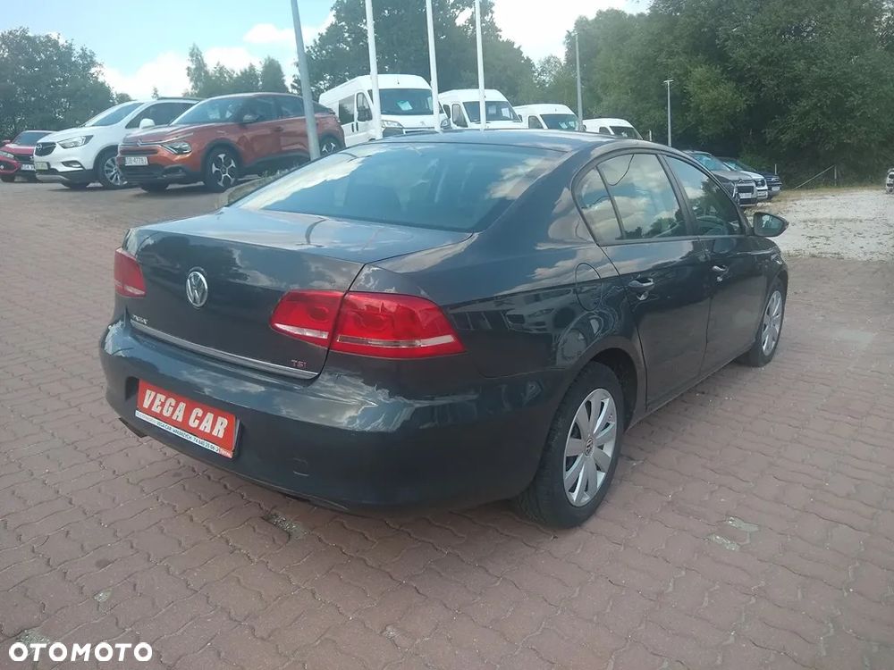 Volkswagen Passat - 17