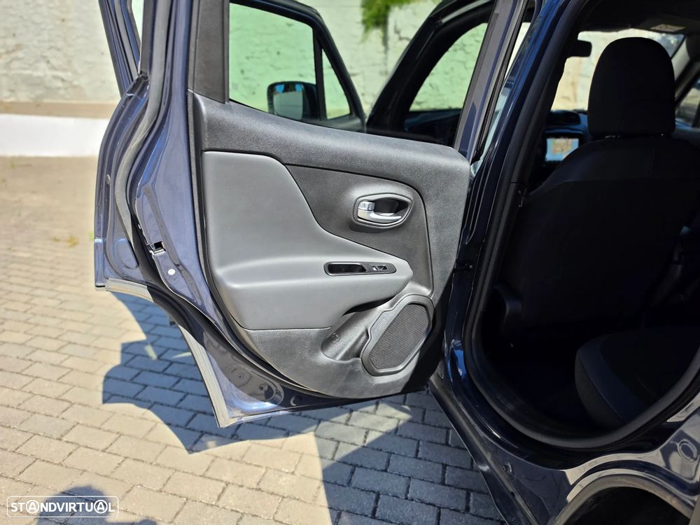 Jeep Renegade 1.3 T-GDI 4xe Auto S - 12