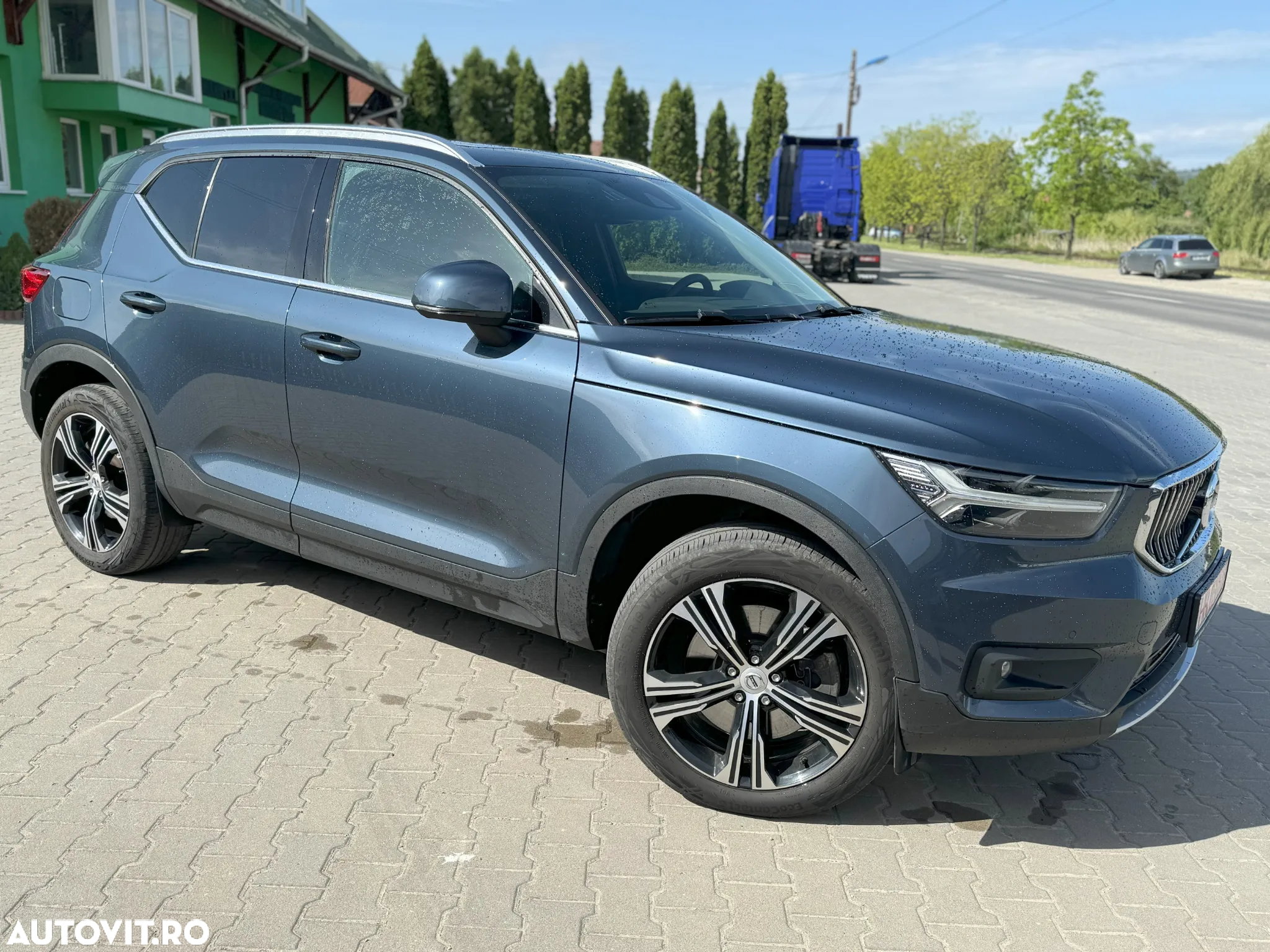 Volvo XC 40 T5 Twin Engine DKG Momentum Pro - 2