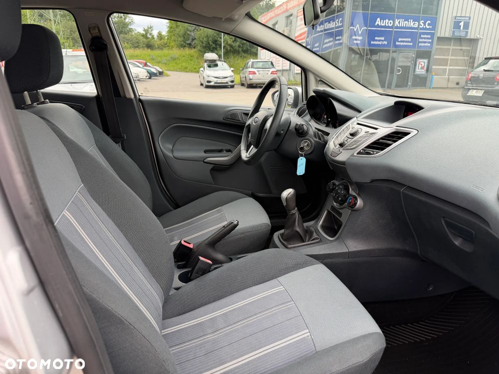 Ford Fiesta 1.25 Trend - 13