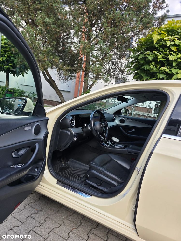 Mercedes-Benz Klasa E 220 d 4Matic 9G-TRONIC Avantgarde - 9
