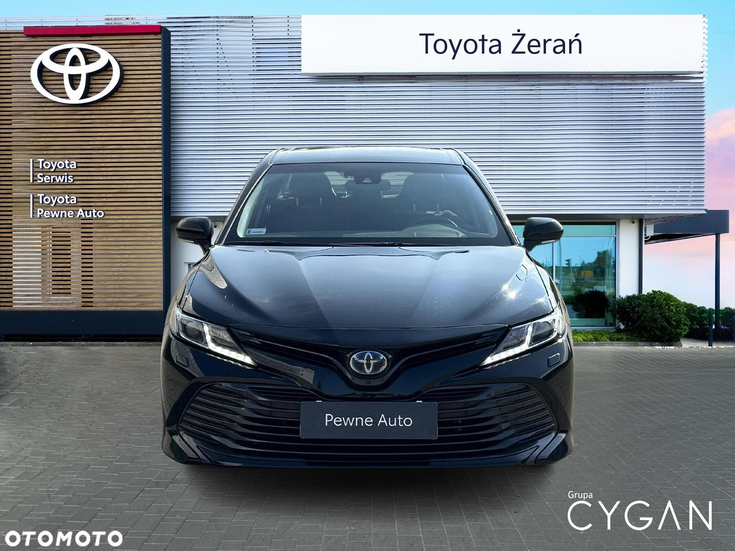 Toyota Camry - 2
