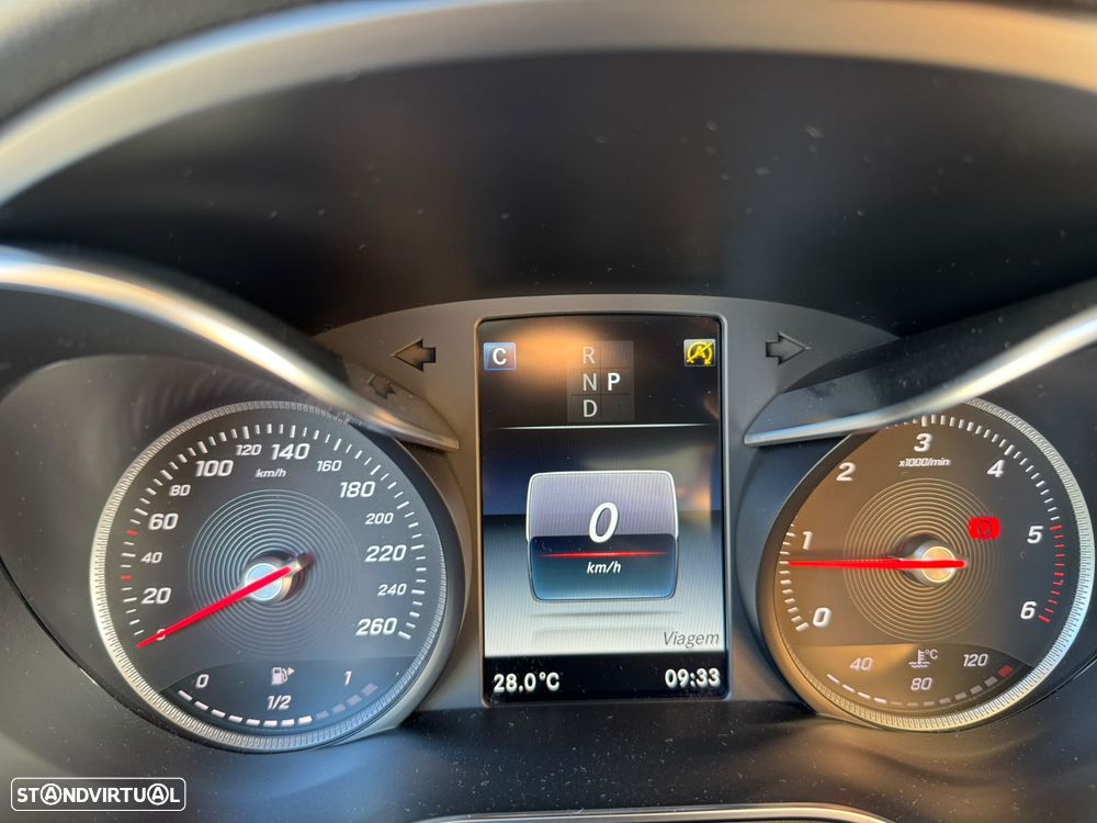 Mercedes-Benz GLC 220 d 4Matic 9G-TRONIC AMG Line - 34