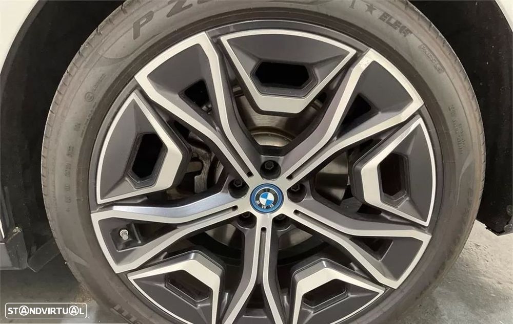 BMW iX xDrive 40 Pack Desportivo - 22