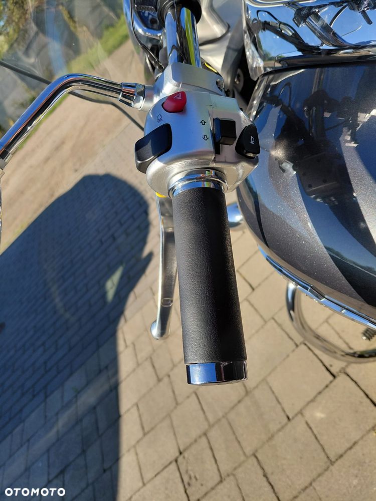 Suzuki Boulevard - 13