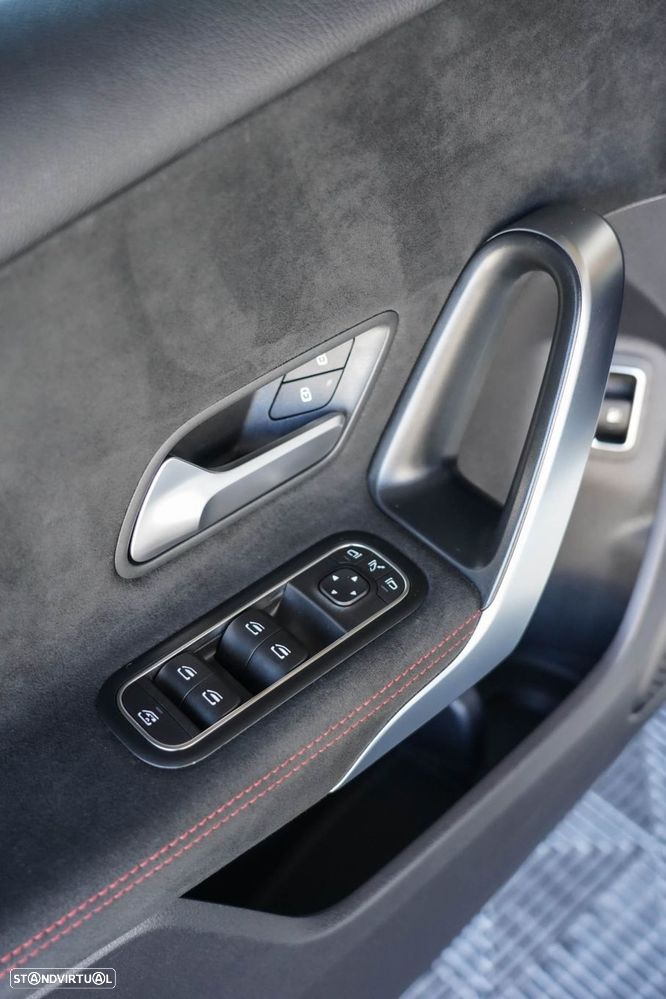 Mercedes-Benz A 250 e AMG Line - 24