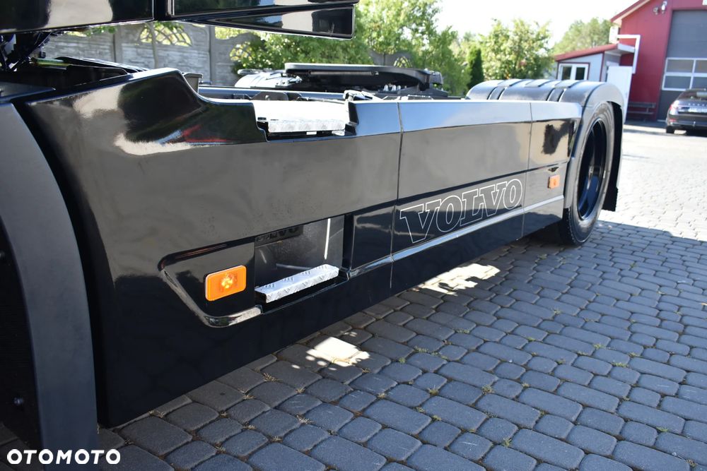 Volvo FH 500 XL MEGA // RETARDER // FULL LED // SKÓRY // XENON // TV // FULL AIR // BLACK EDITION // TRĄBY HADLEY // ORUROWANIE - 16