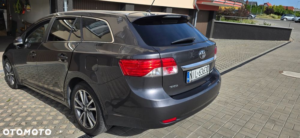 Toyota Avensis 2.0 D-4D - 5