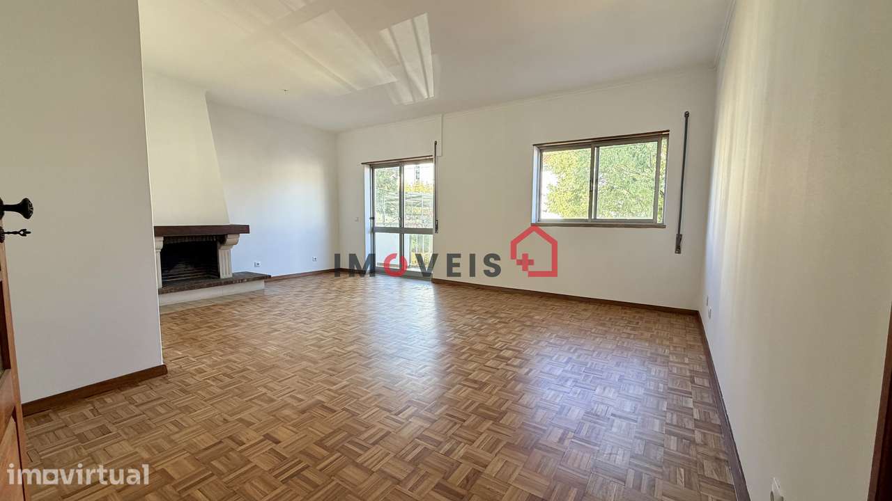 Apartamento T3 – Centro Leiria | 3 Frentes, Varandas e Garagem Fechada - Grande imagem: 4/22
