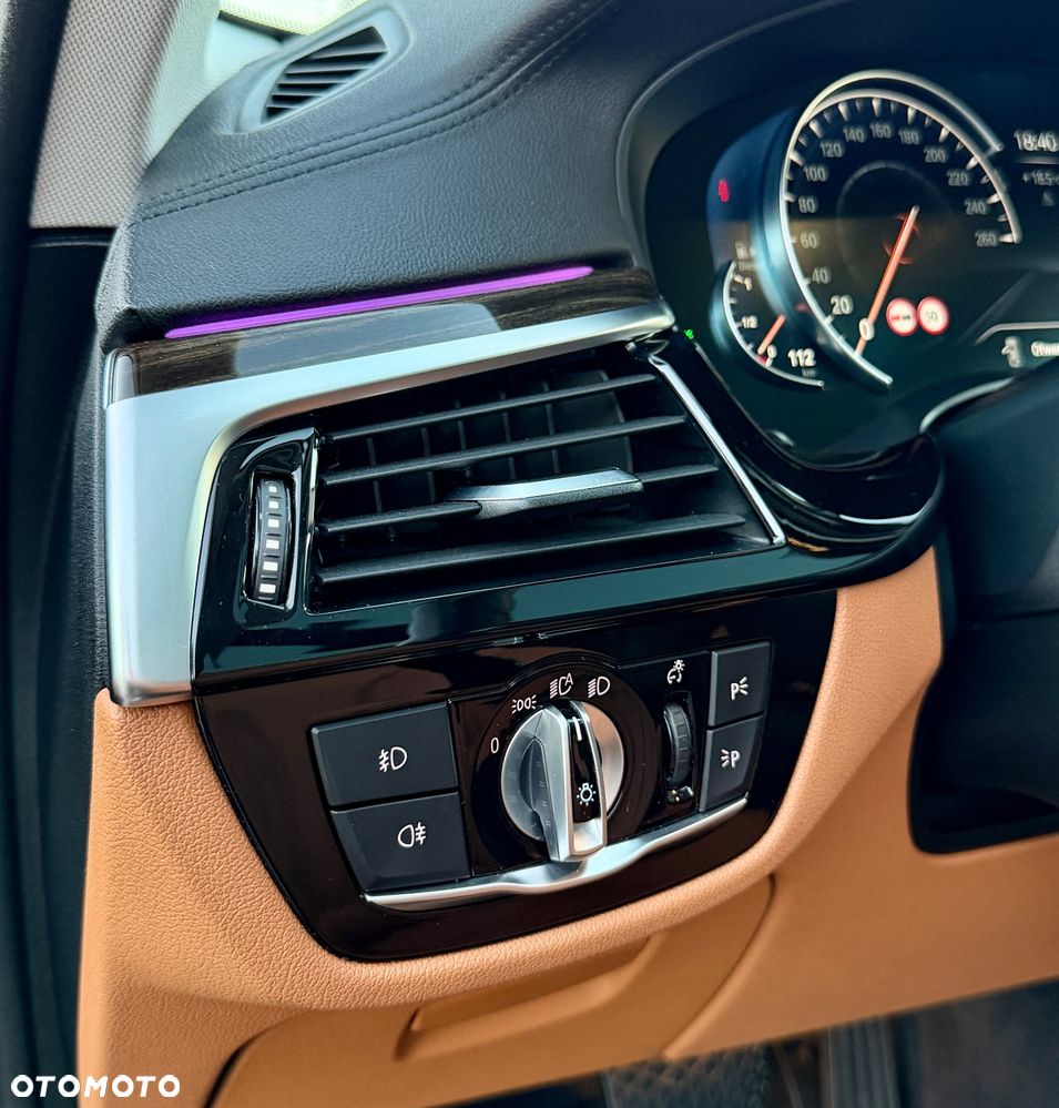 BMW Seria 5 525d Luxury Line - 22