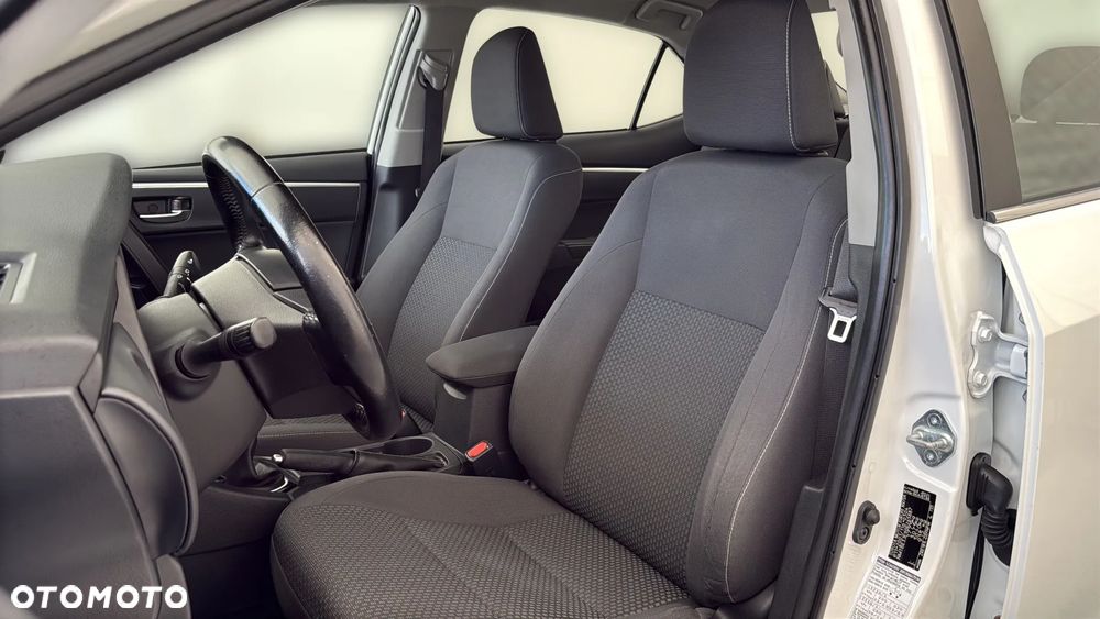 Toyota Corolla 1.6 Comfort - 12