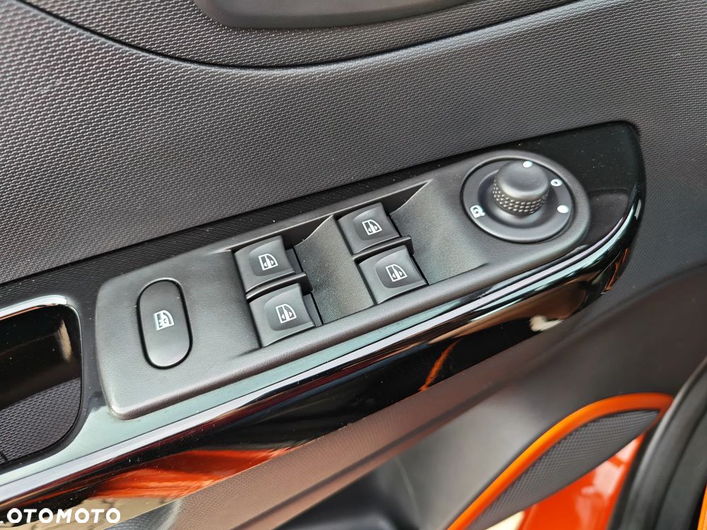 Renault Captur 1.2 TCe Helly Hansen EDC - 20