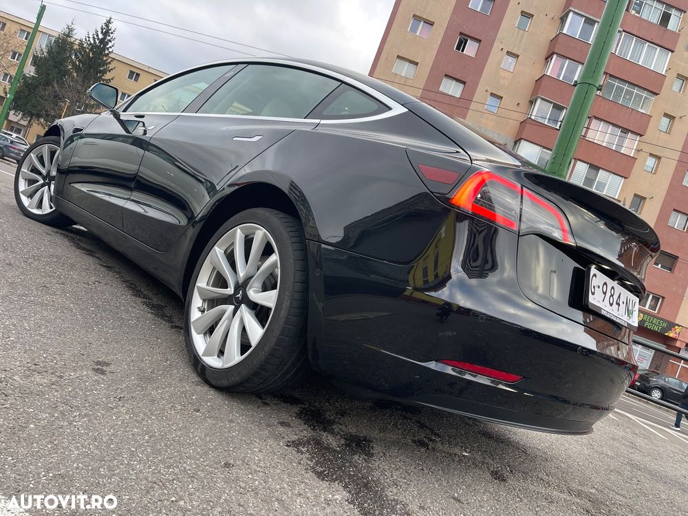 Tesla Model 3 - 11