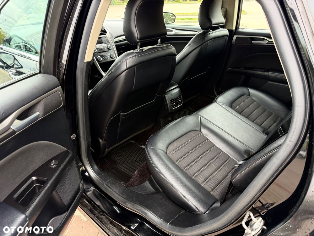 Ford Fusion - 8