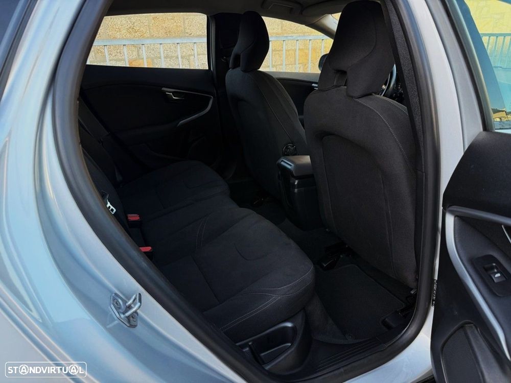 Volvo V40 Cross Country 1.6 D2 Kinetic - 12