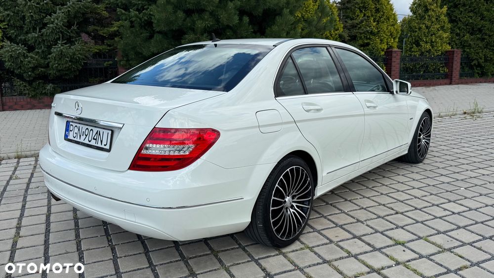 Mercedes-Benz Klasa C 180 BlueEFFICIENCY 7G-TRONIC Avantgarde - 14