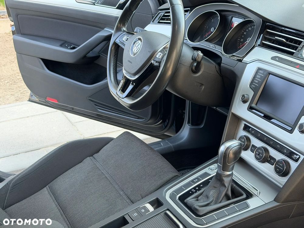 Volkswagen Passat 2.0 TDI BMT Comfortline DSG - 17
