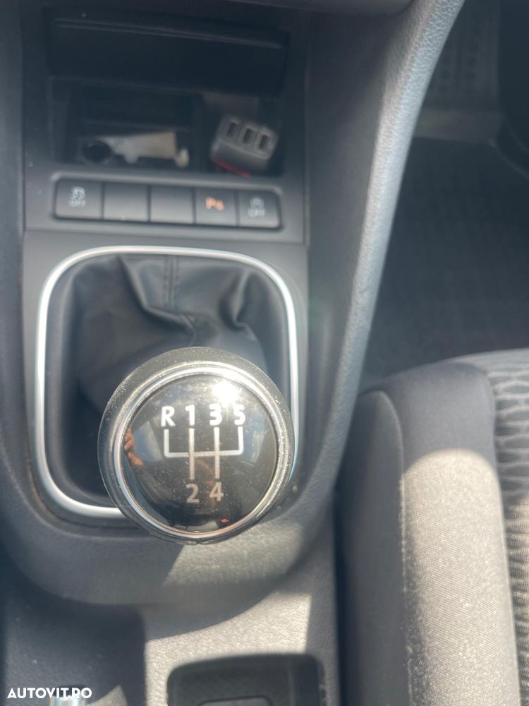 Volkswagen Golf 1.6 TDI DPF Trendline - 25