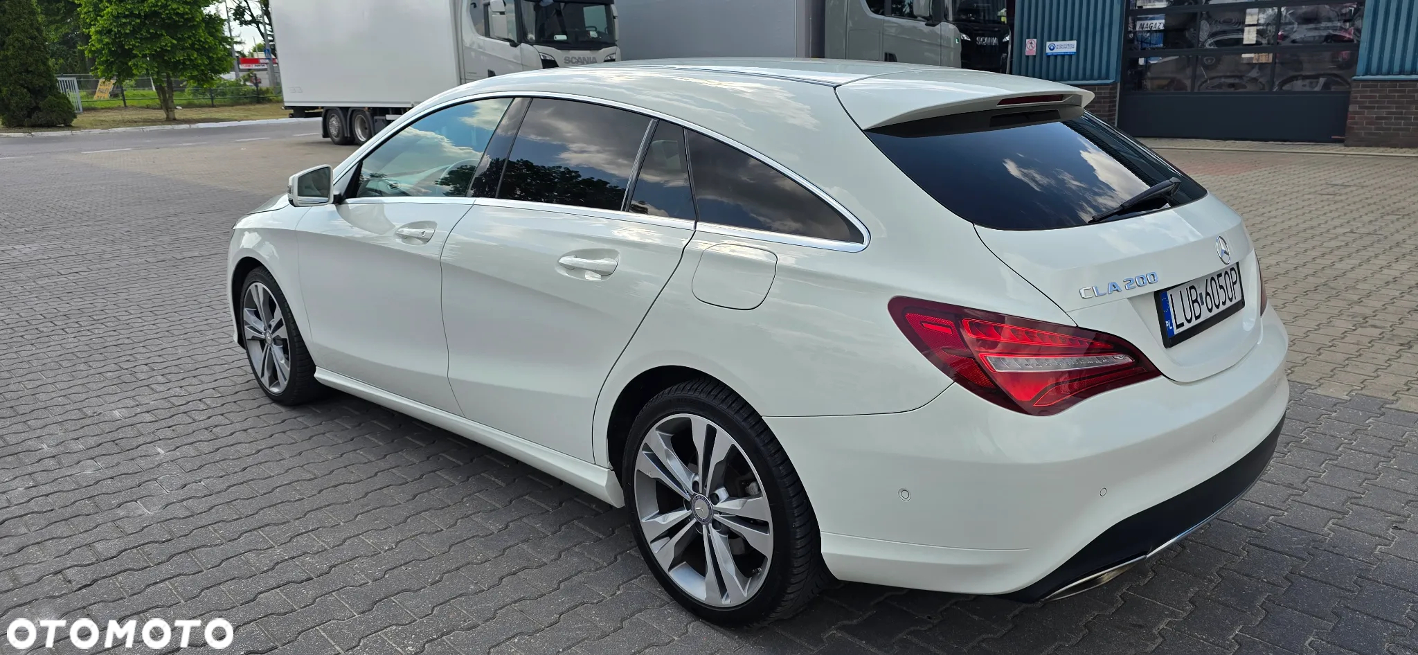 Mercedes-Benz CLA 200 7G-DCT Urban - 4