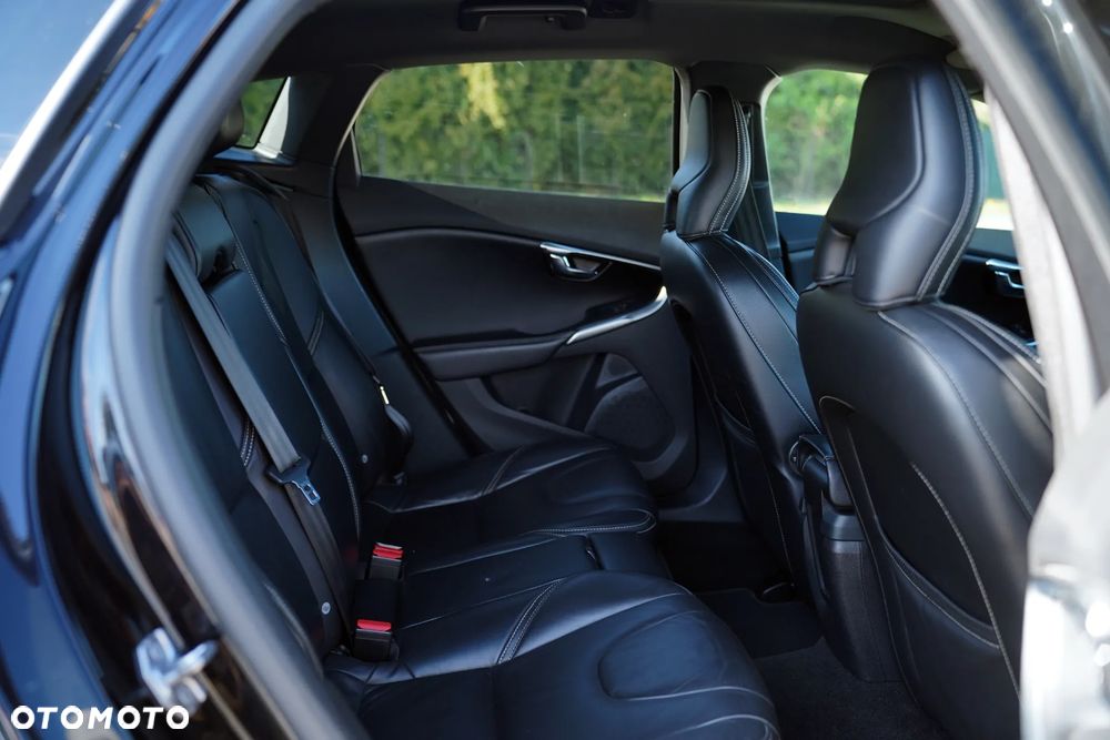 Volvo V40 T4 Geartronic RDesign - 22