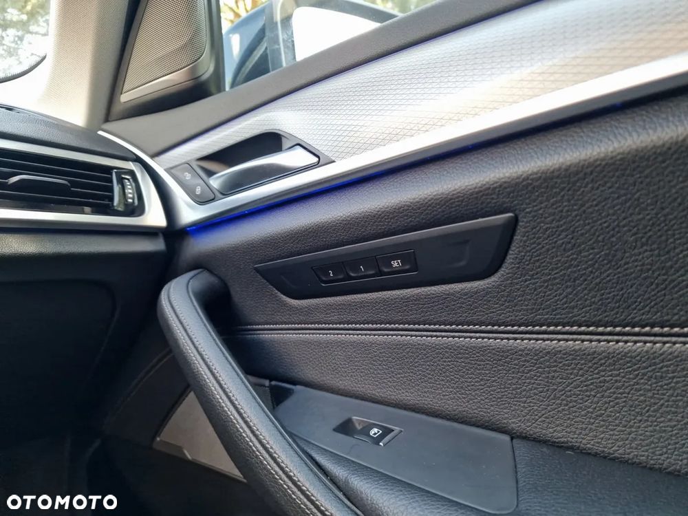 BMW Seria 5 530d Sport Line - 29