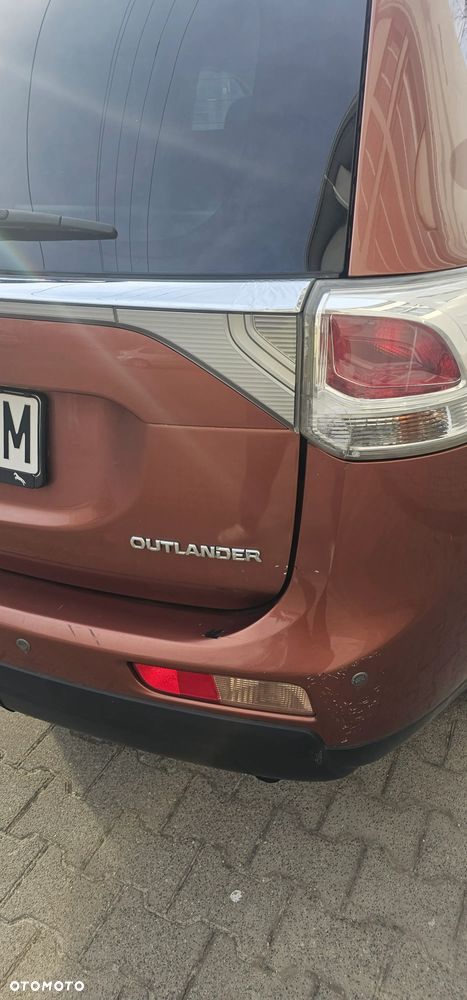 Mitsubishi Outlander 2.2 DID Intense + - 26