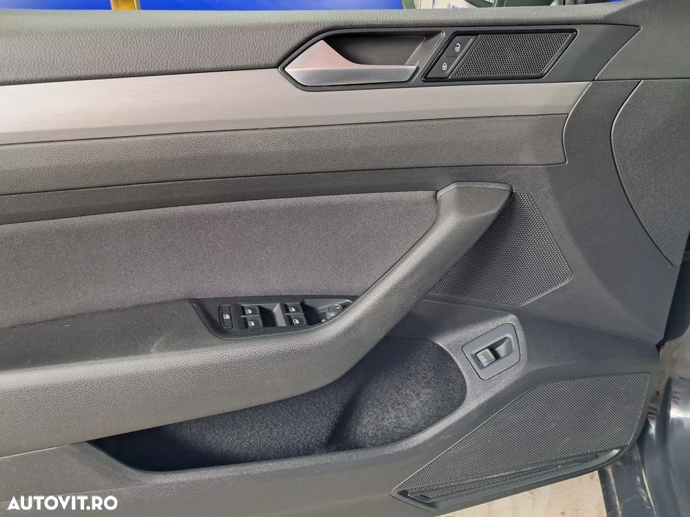 Volkswagen Passat - 10