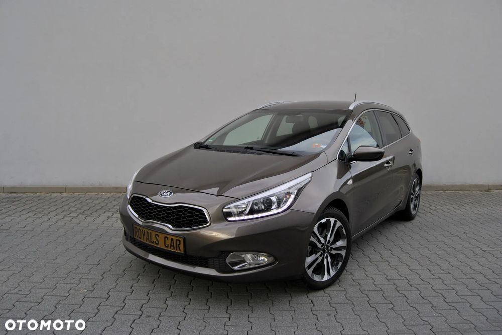 Kia Ceed 1.6 GDI Fifa World Cup Edition - 1