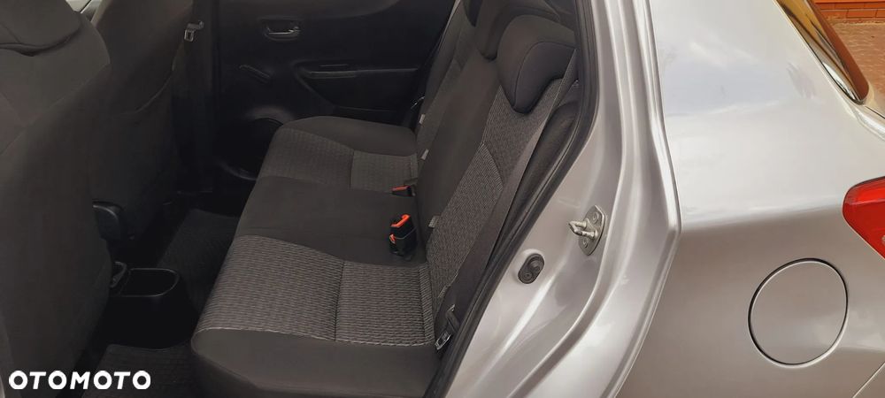 Toyota Yaris - 12