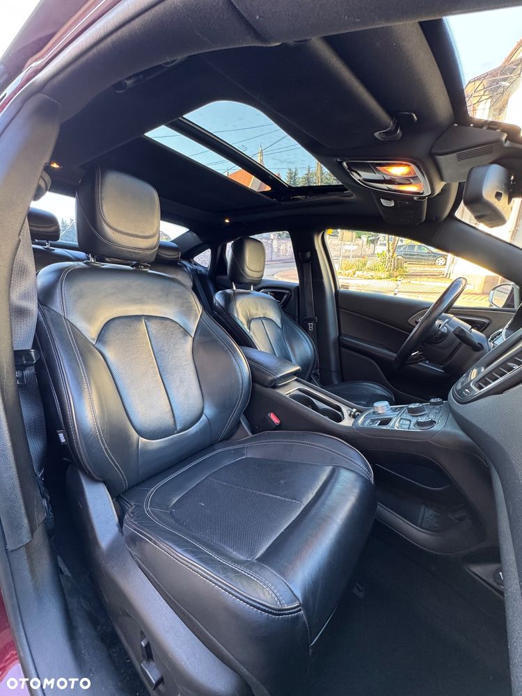 Chrysler 200 - 9