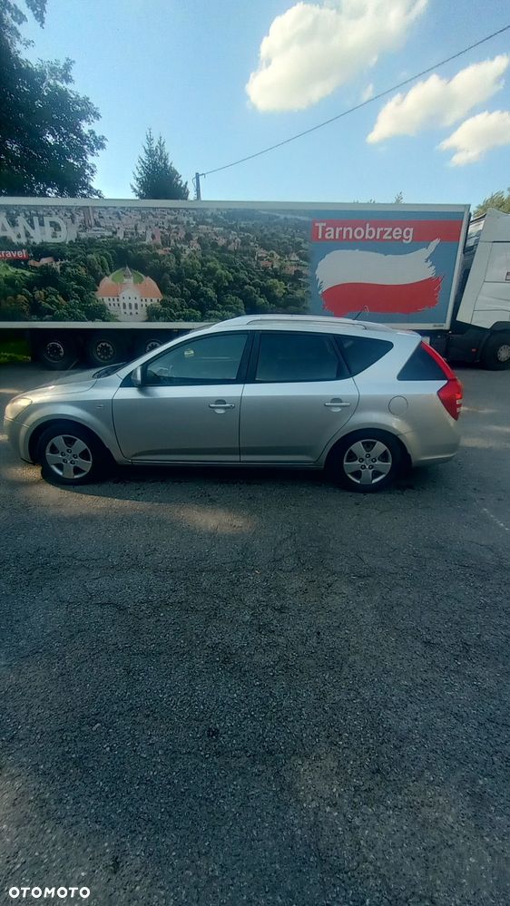 Kia Ceed - 6