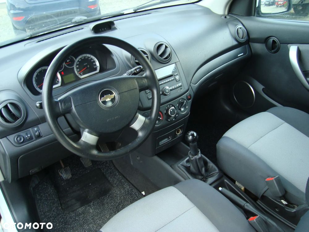 Chevrolet Aveo 1.2 - 9