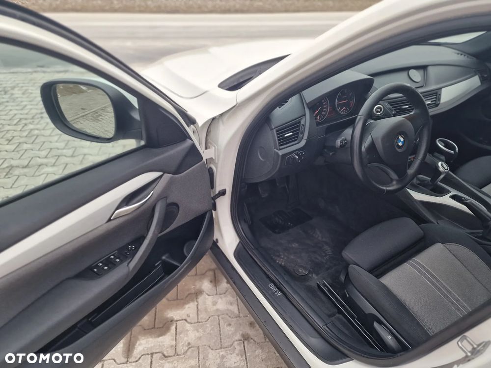 BMW X1 sDrive18d xLine - 17